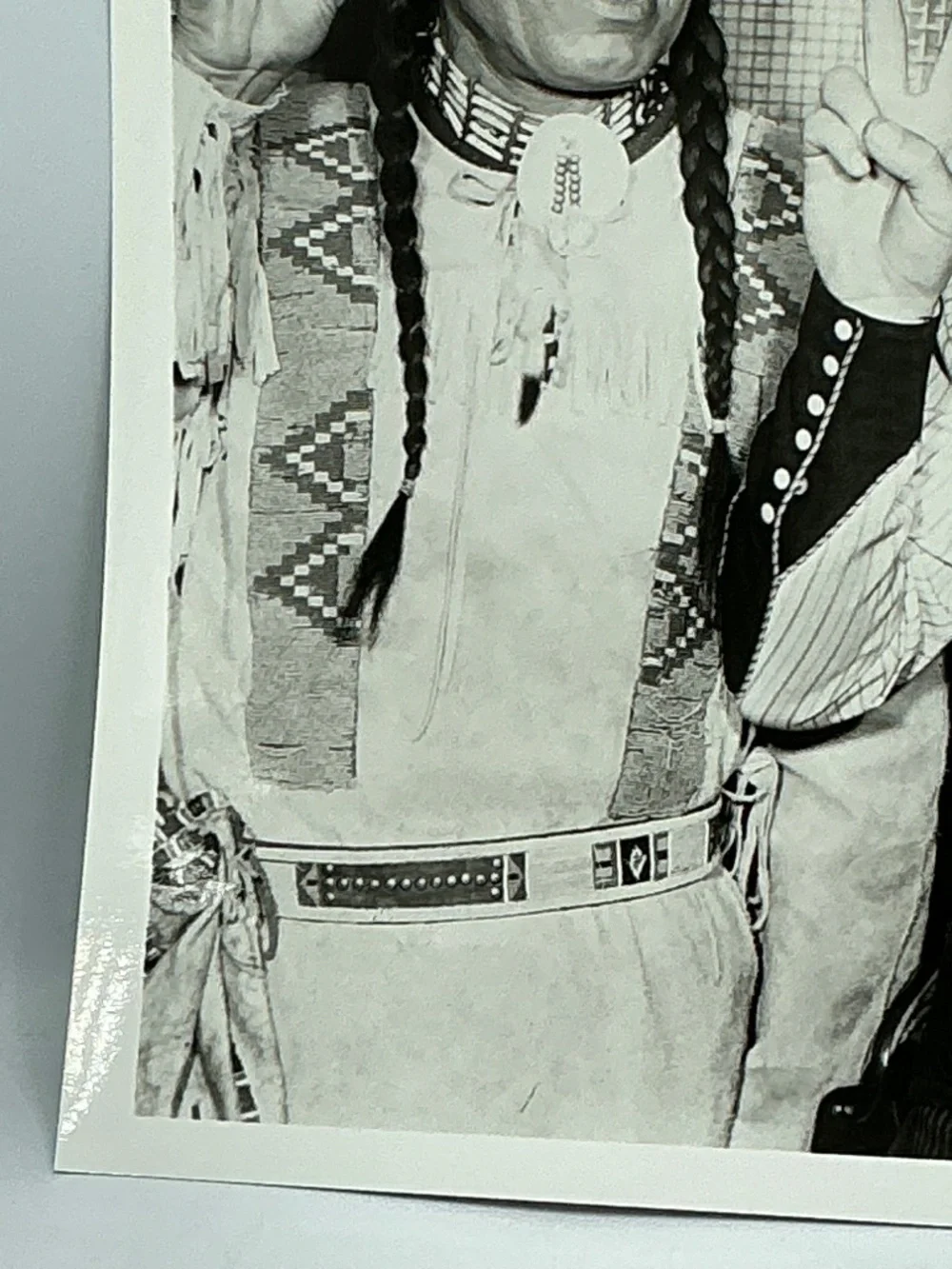 Roy Rogers & Iron Eyes Cody B&W Western Photo Peace Sign 8x10 1990 - Picture 5 of 6